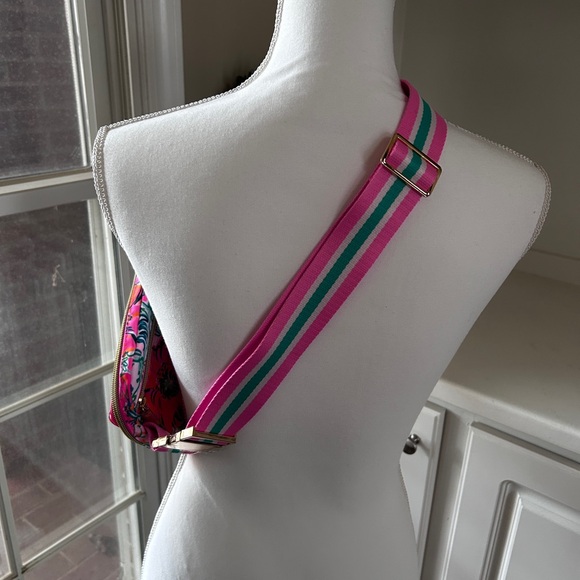 LILLY PULITZER Belt Bag Soleil Floral Zip Small Adjustable Jeanie Cosmetic NWOT - Picture 5 of 15